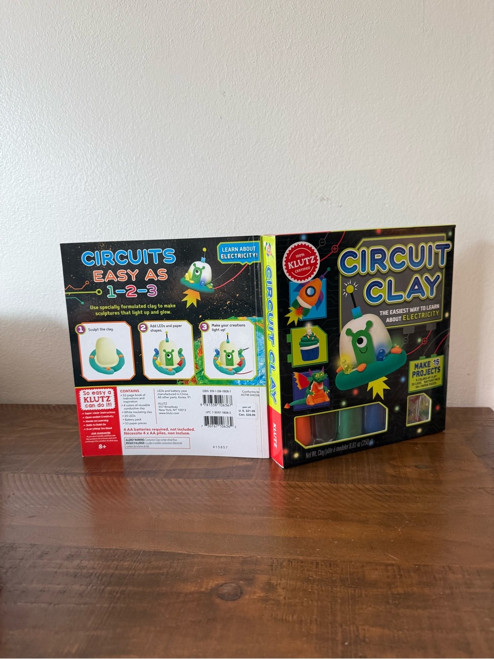 Klutz Circuit Clay STEM Kit - Green Modeling Clay - Picture 4 of 5